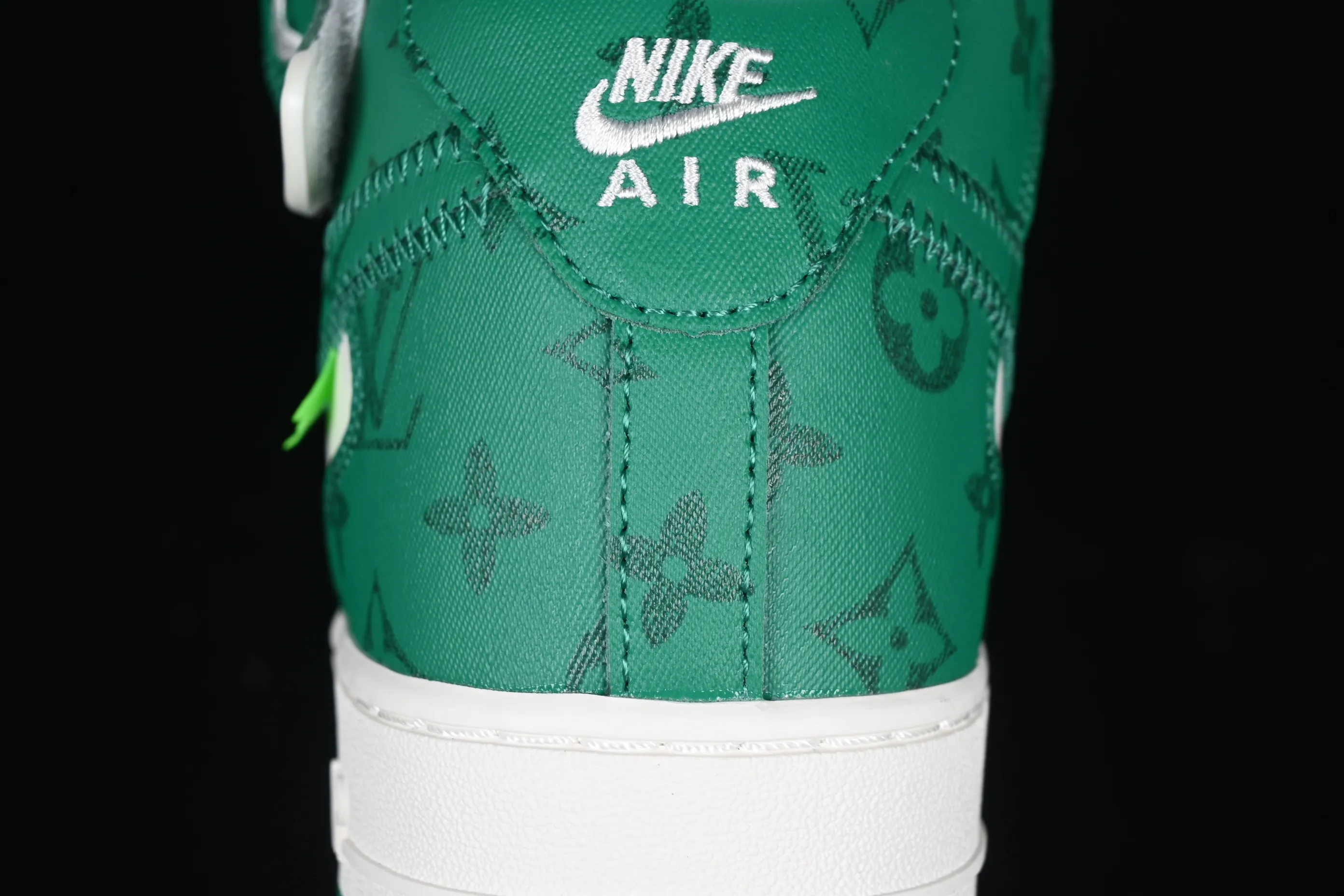 All categories Nk Air Force 1 Air Force series Nk Air Force 1 Mid Air Force mid-top Nk Air Force 1'07 Mid beige Air Force One mid-top casual sneakers LL0222-002